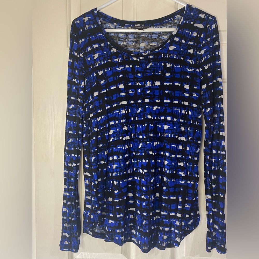 ❌❌SOLD❌❌Vera Wang Scoop Neck Blouse